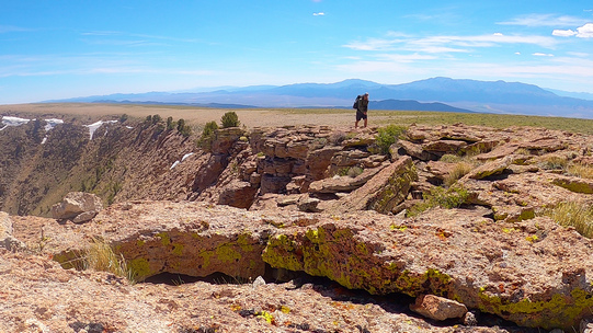 thru hiker in the table mountain wilderness, monitor range